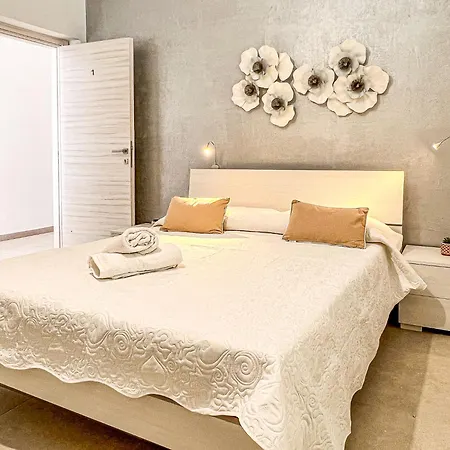 Sweet Sea View 3*